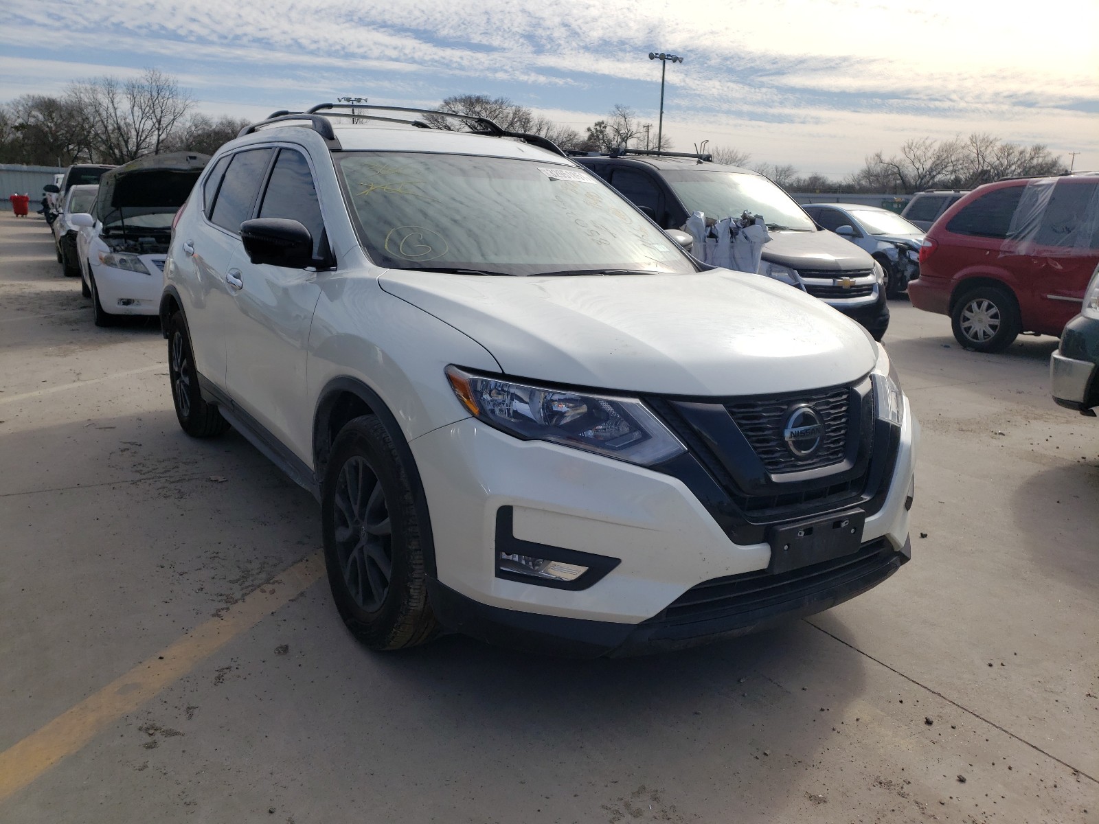 5N1AT2MT8JC850756  nissan rogue s 2018 IMG 0