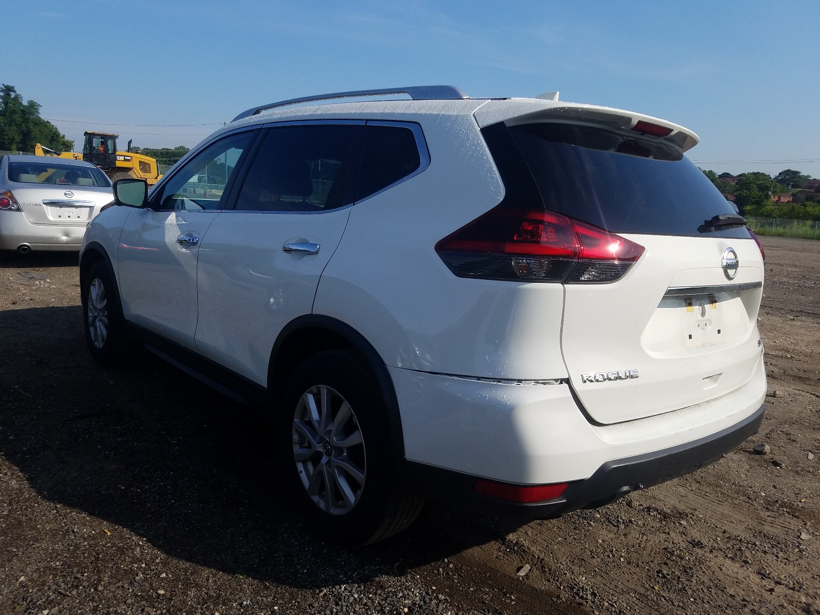 KNMAT2MT5JP533191  nissan rogue s 2018 IMG 2