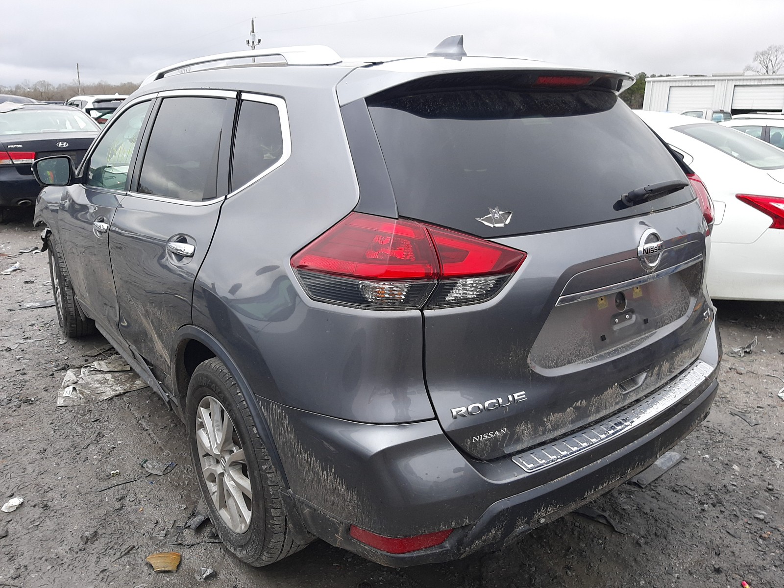 KNMAT2MT8JP551653  nissan rogue s 2018 IMG 2