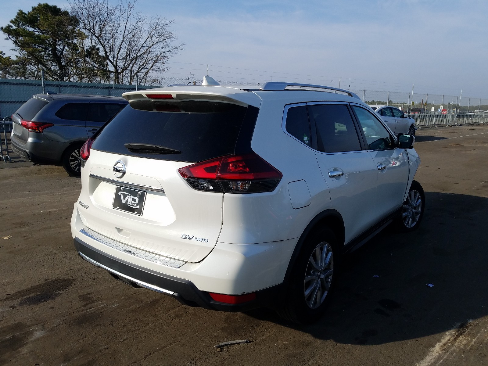 KNMAT2MV0JP535657  nissan rogue s 2018 IMG 3