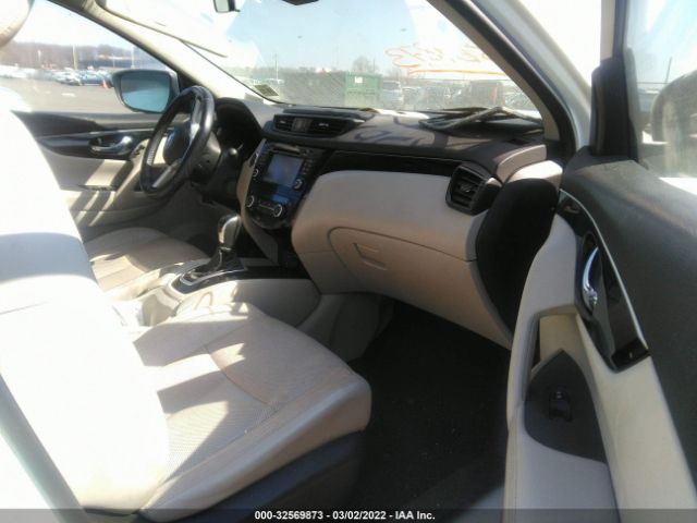 JN1BJ1CR1HW114784  nissan rogue sport 2017 IMG 4