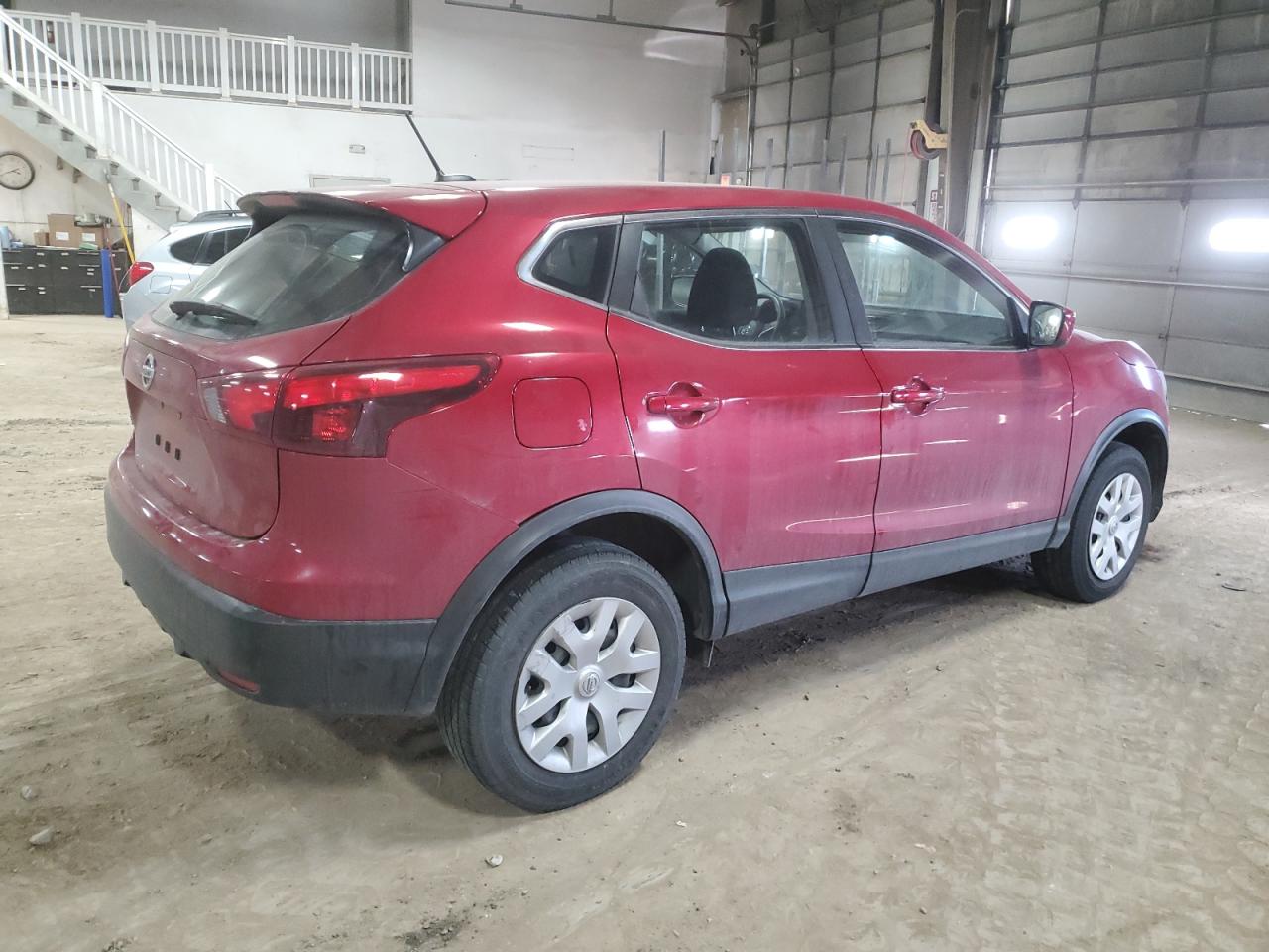 JN1BJ1CP1JW156232  nissan rogue sport 2018 IMG 2