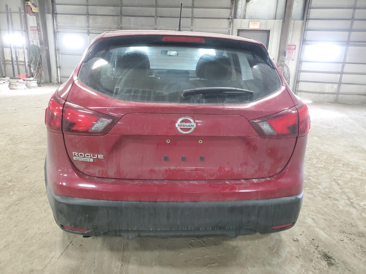 JN1BJ1CP1JW156232  nissan rogue sport 2018 IMG 5