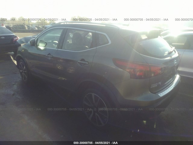 JN1BJ1CP9JW186420  nissan rogue sport 2018 IMG 2