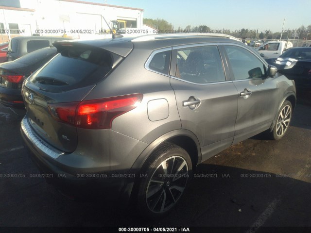 JN1BJ1CP9JW186420  nissan rogue sport 2018 IMG 3