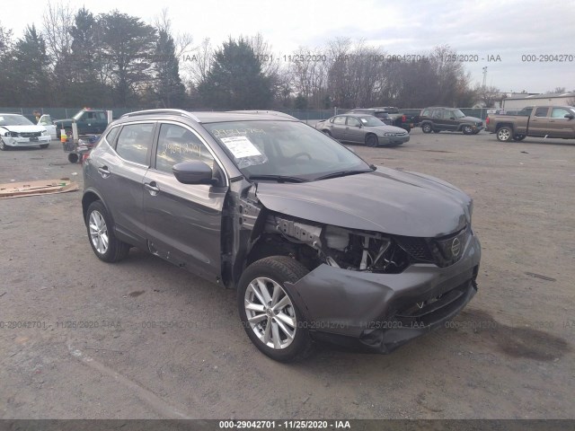 JN1BJ1CR8JW265823  nissan rogue sport 2018 IMG 0