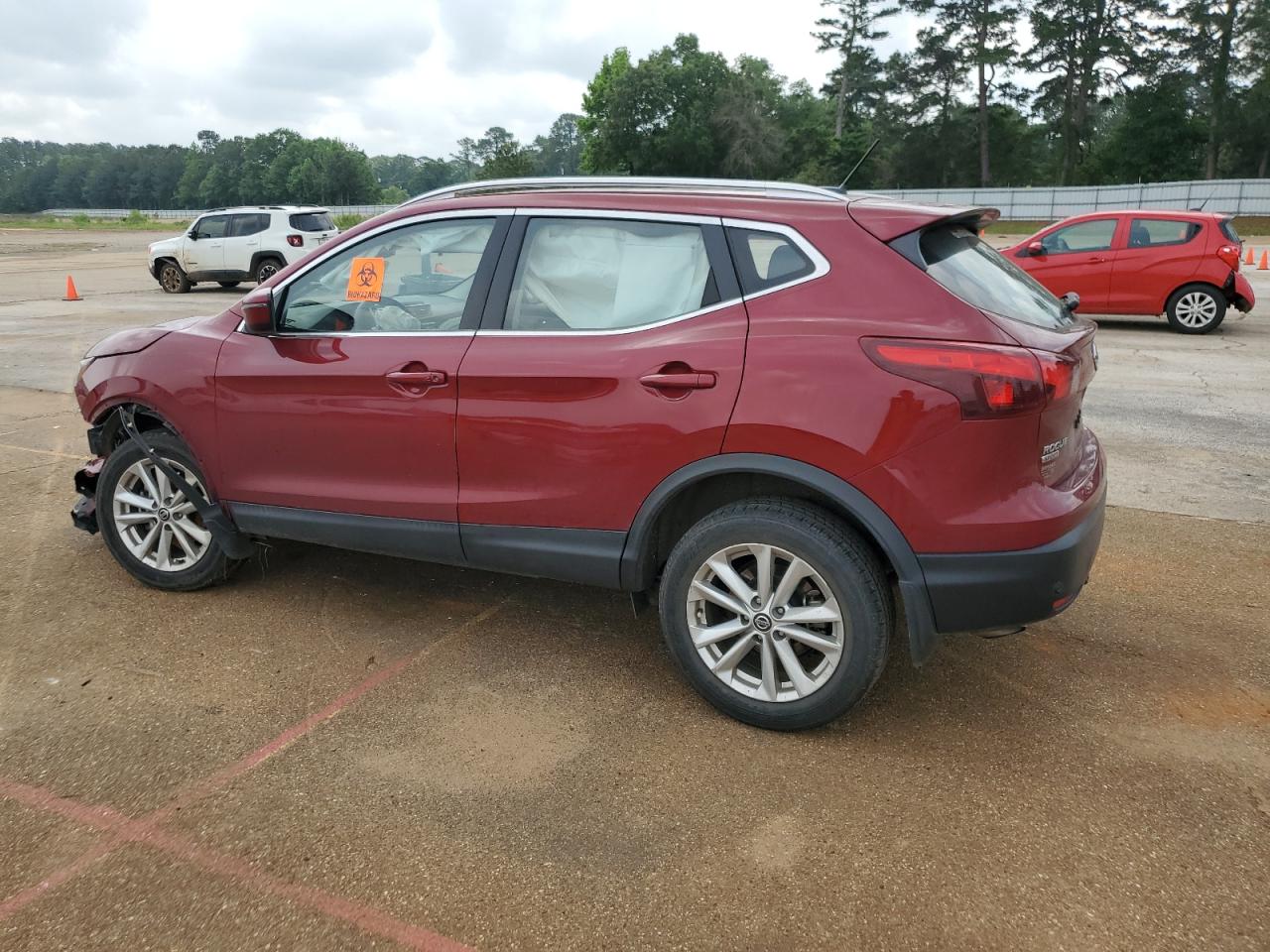 JN1BJ1CP0KW221556  nissan rogue sport 2019 IMG 1