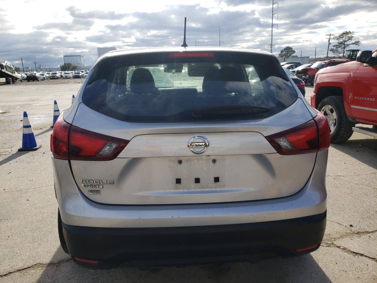 JN1BJ1CPXKW233357  nissan rogue sport 2019 IMG 5