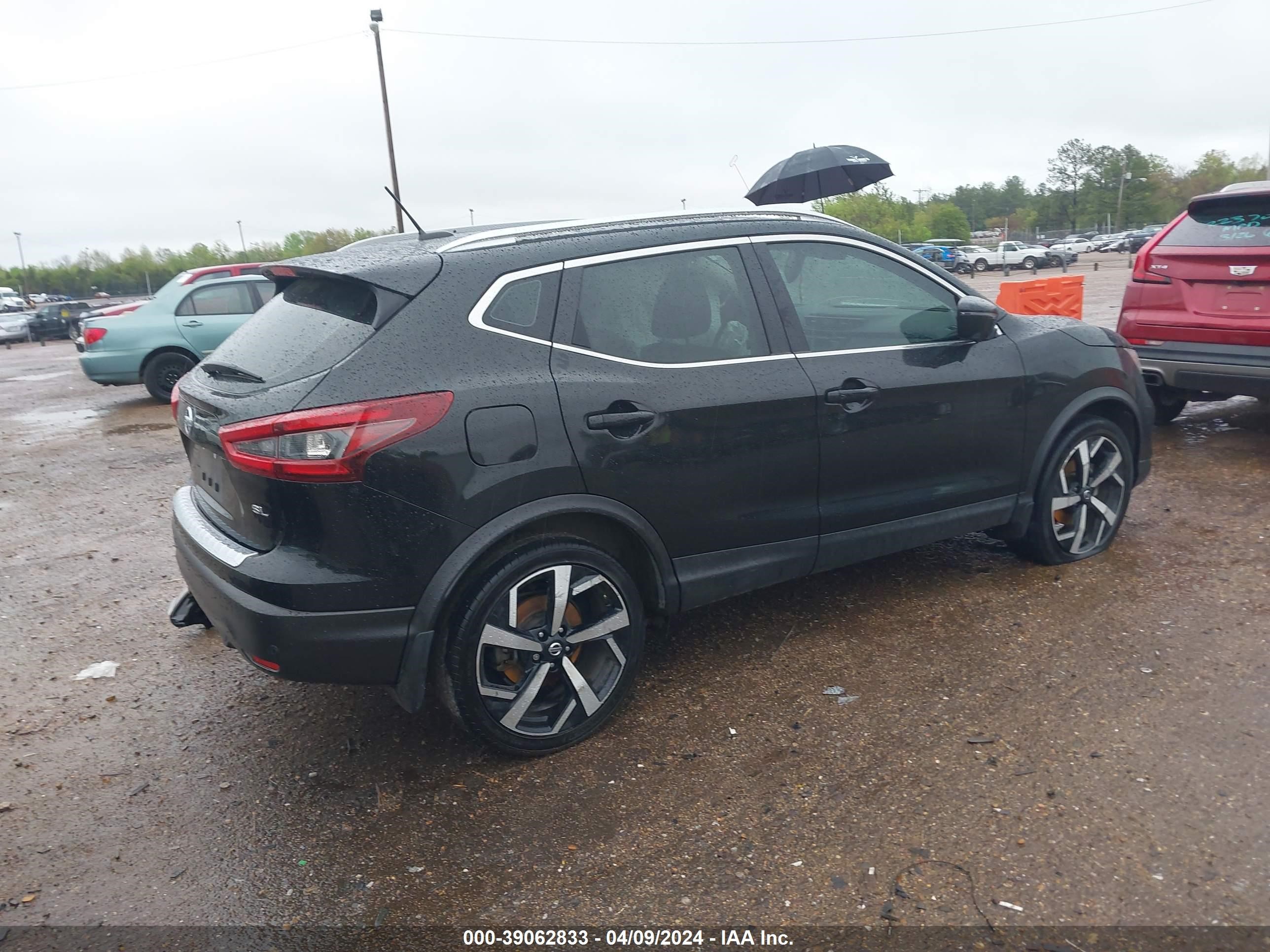 JN1BJ1CVXLW250563  nissan rogue sport 2019 IMG 3