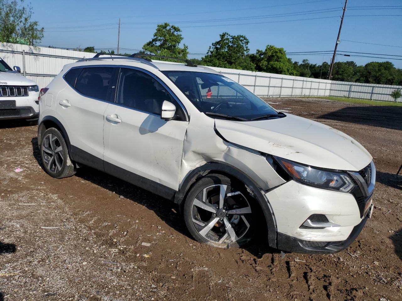 JN1BJ1CV5MW570133  nissan rogue sport 2021 IMG 3