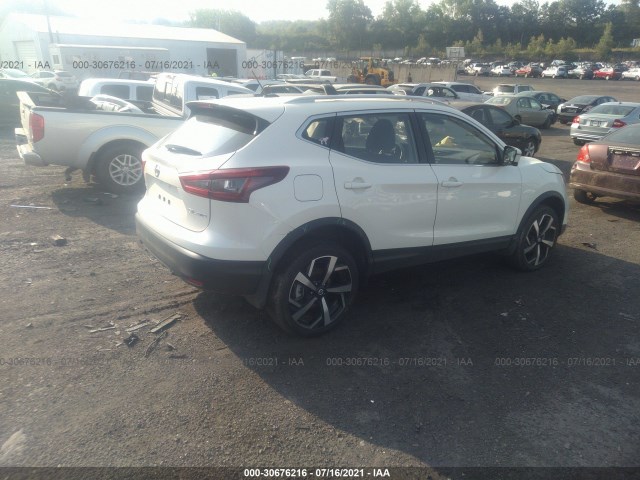 JN1BJ1CW5MW660830  nissan rogue sport 2021 IMG 3