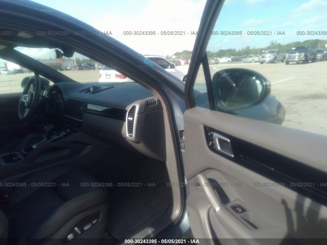 WP1AB2AY8KDA60763  porsche cayenne 2019 IMG 4