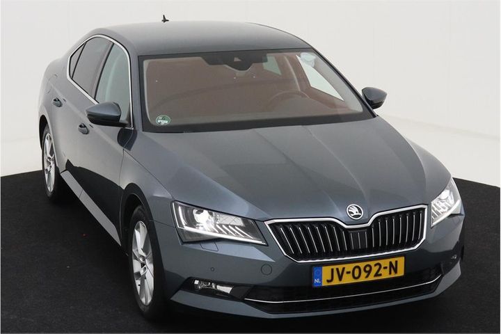 TMBAG9NP9G7052495  skoda superb 2017 IMG 2