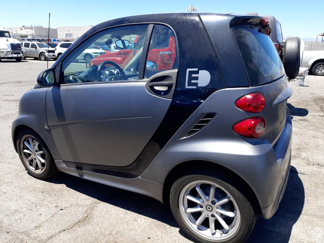 WMEEJ9AA4GK845738  smart fortwo 2015 IMG 1