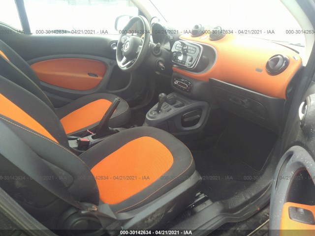 WMEFJ5DA7GK072689  smart fortwo 2016 IMG 4