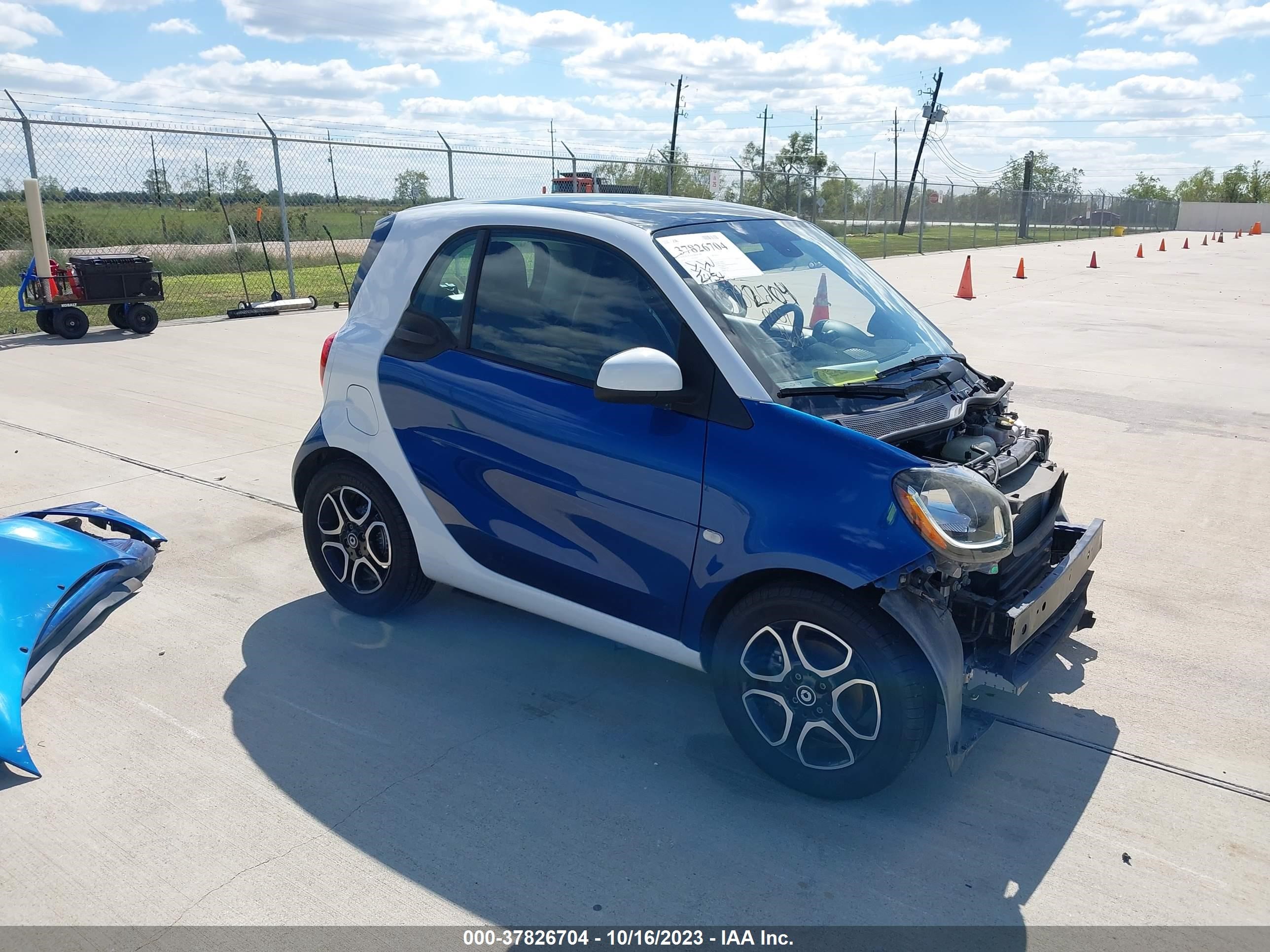 WMEFJ5DAXGK076168  smart fortwo 2016 IMG 0