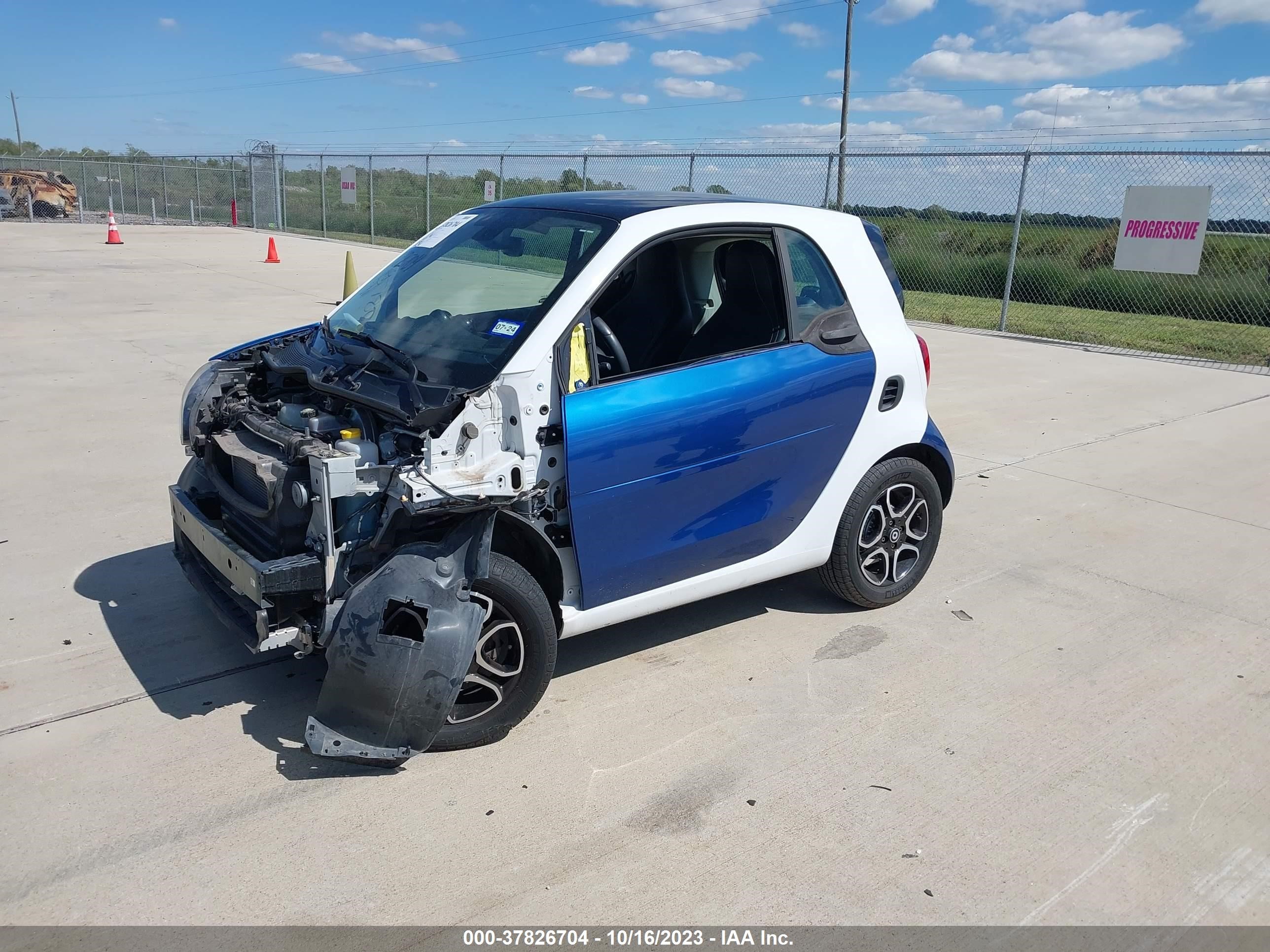 WMEFJ5DAXGK076168  smart fortwo 2016 IMG 1