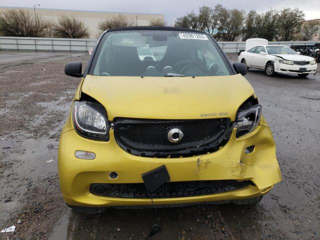 WMEFJ9BA1HK229175  smart fortwo electric 2017 IMG 4