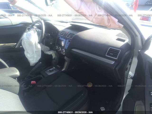 JF2SJAGC2HH583438  subaru forester 2017 IMG 4