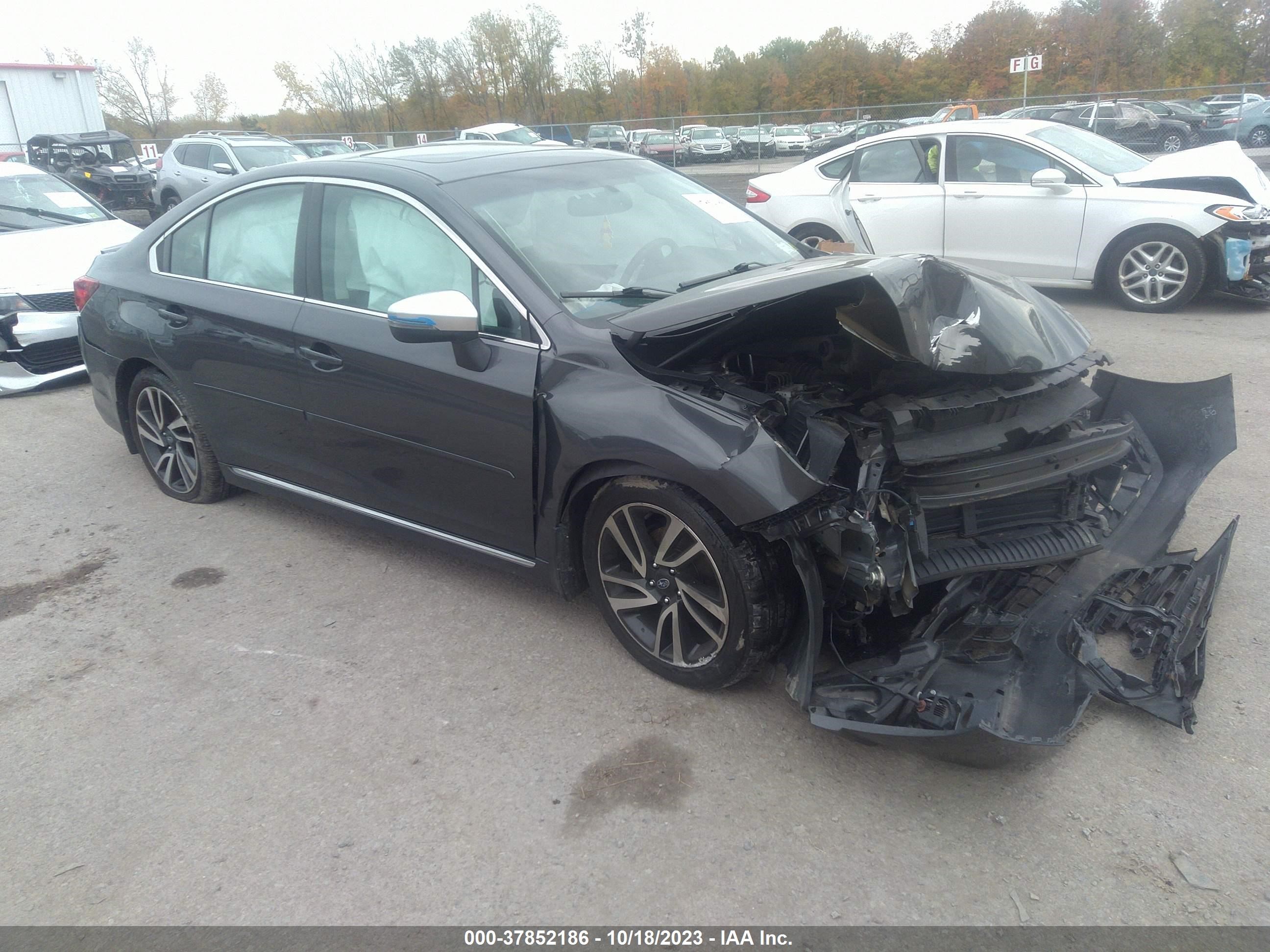 4S3BNAR63J3002817  subaru legacy 2018 IMG 0