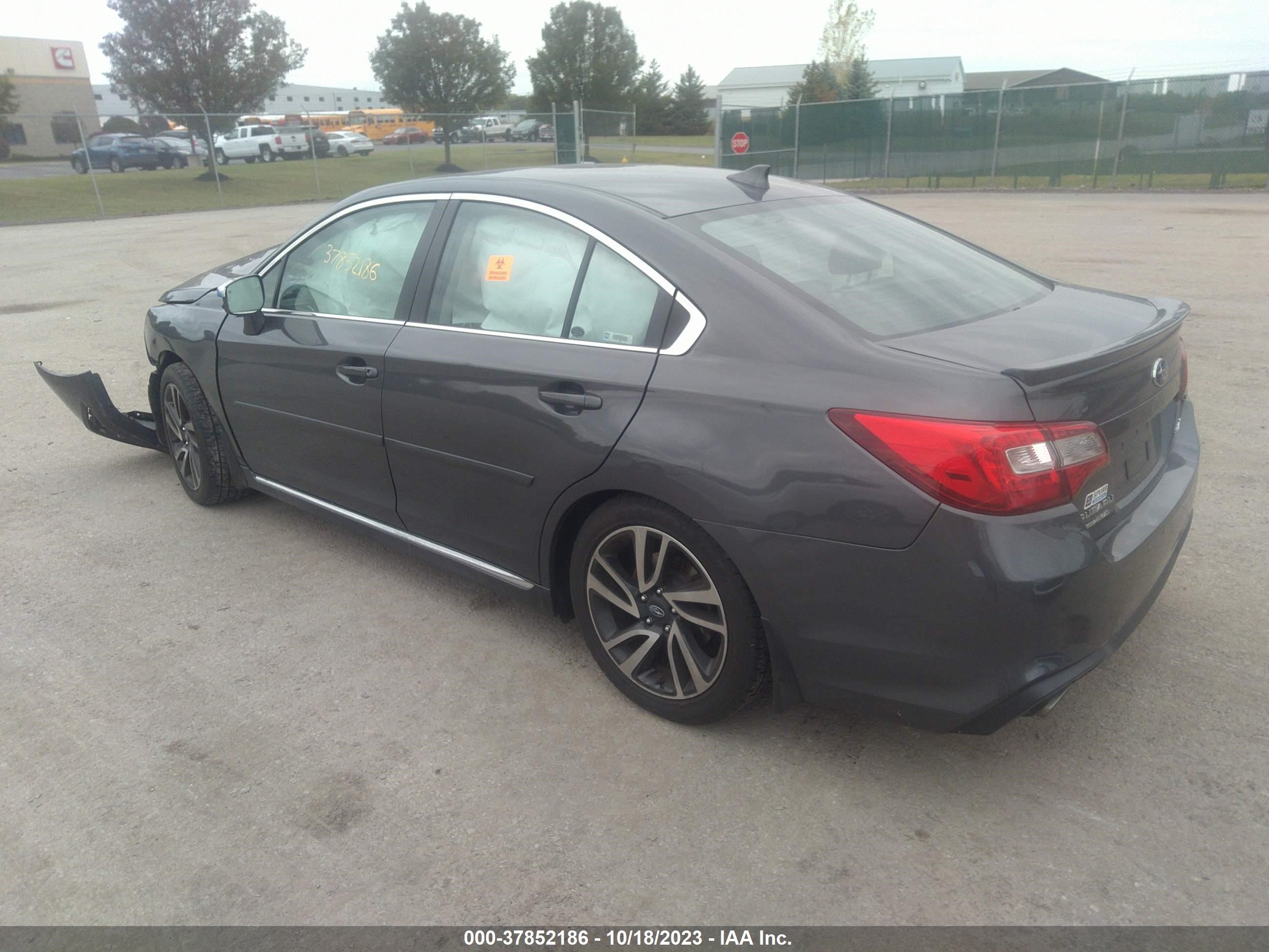 4S3BNAR63J3002817  subaru legacy 2018 IMG 2