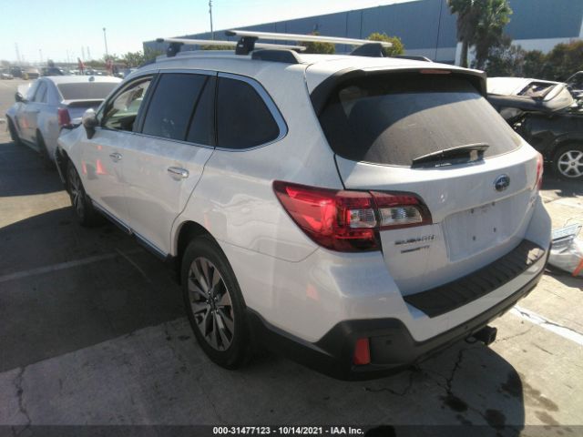 4S4BSETC8J3305800  subaru outback 2018 IMG 2