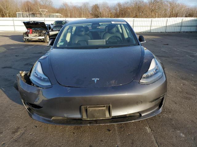 5YJ3E1EA2JF031081  tesla model 3 2018 IMG 4