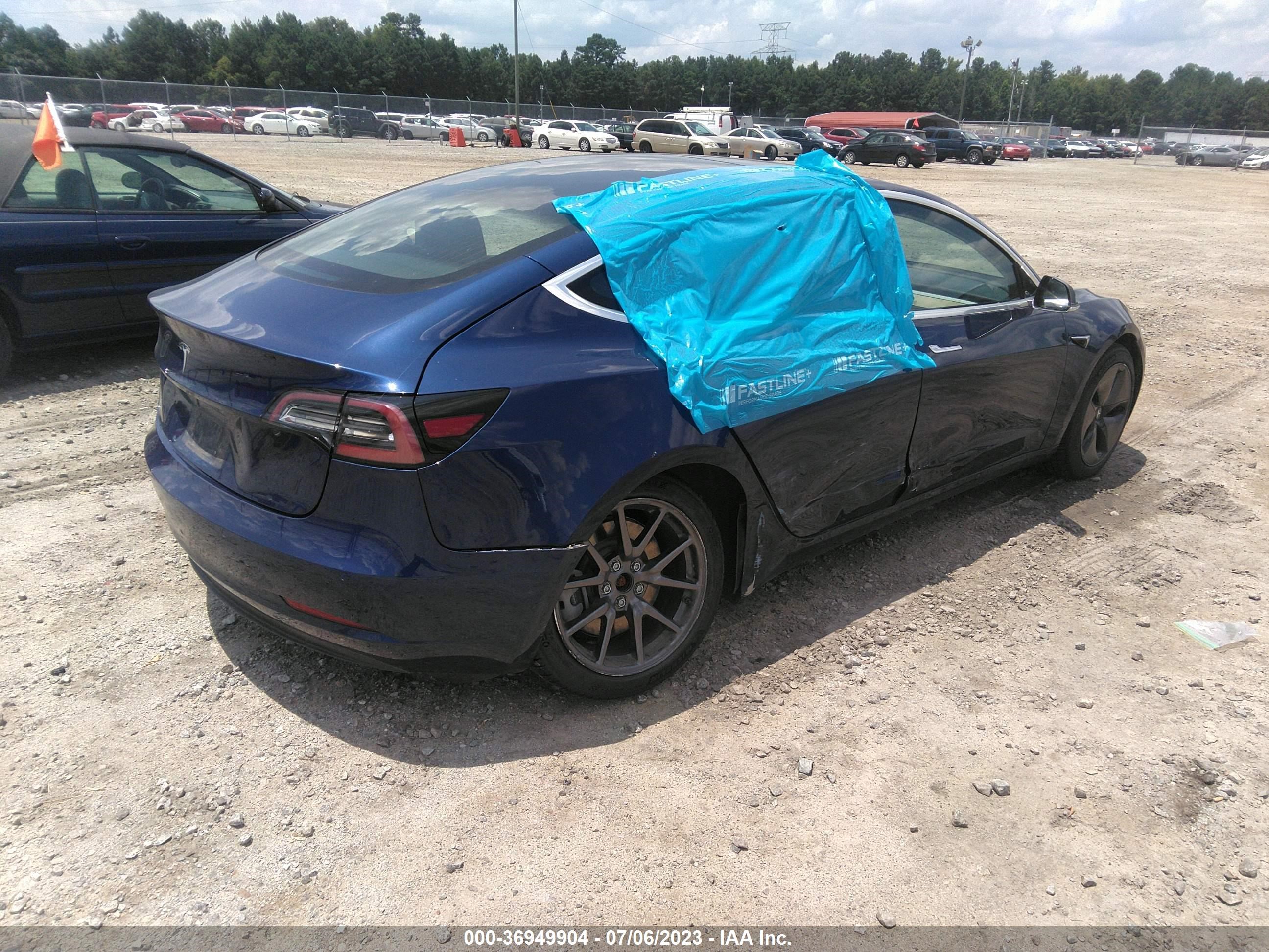 5YJ3E1EA2JF102408  tesla model 3 2018 IMG 3