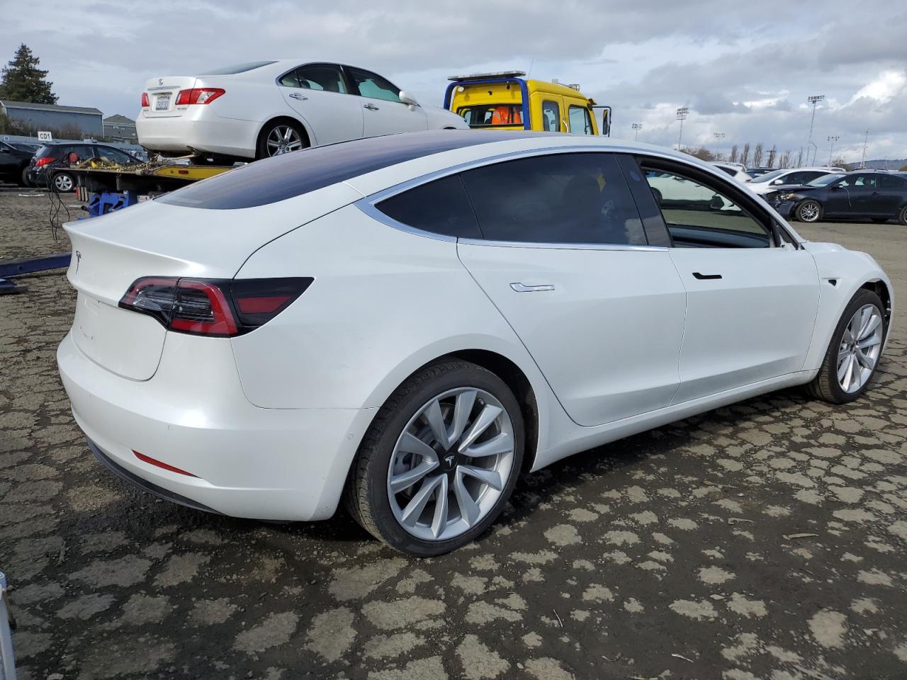 5YJ3E1EA2JF164827  tesla model 3 2018 IMG 2