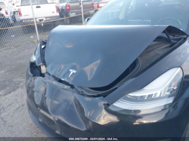 5YJ3E1EA2JF173401  tesla model 3 2018 IMG 5