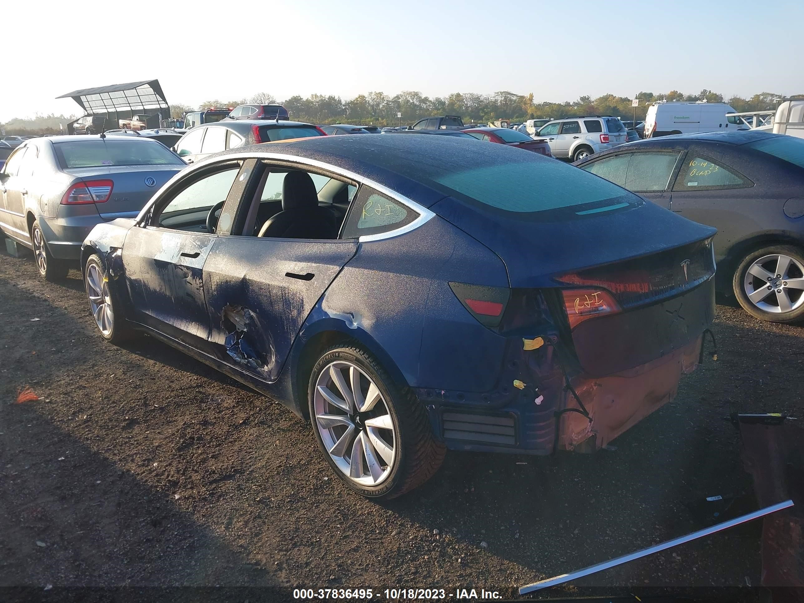 5YJ3E1EA3JF004701  tesla model 3 2018 IMG 2