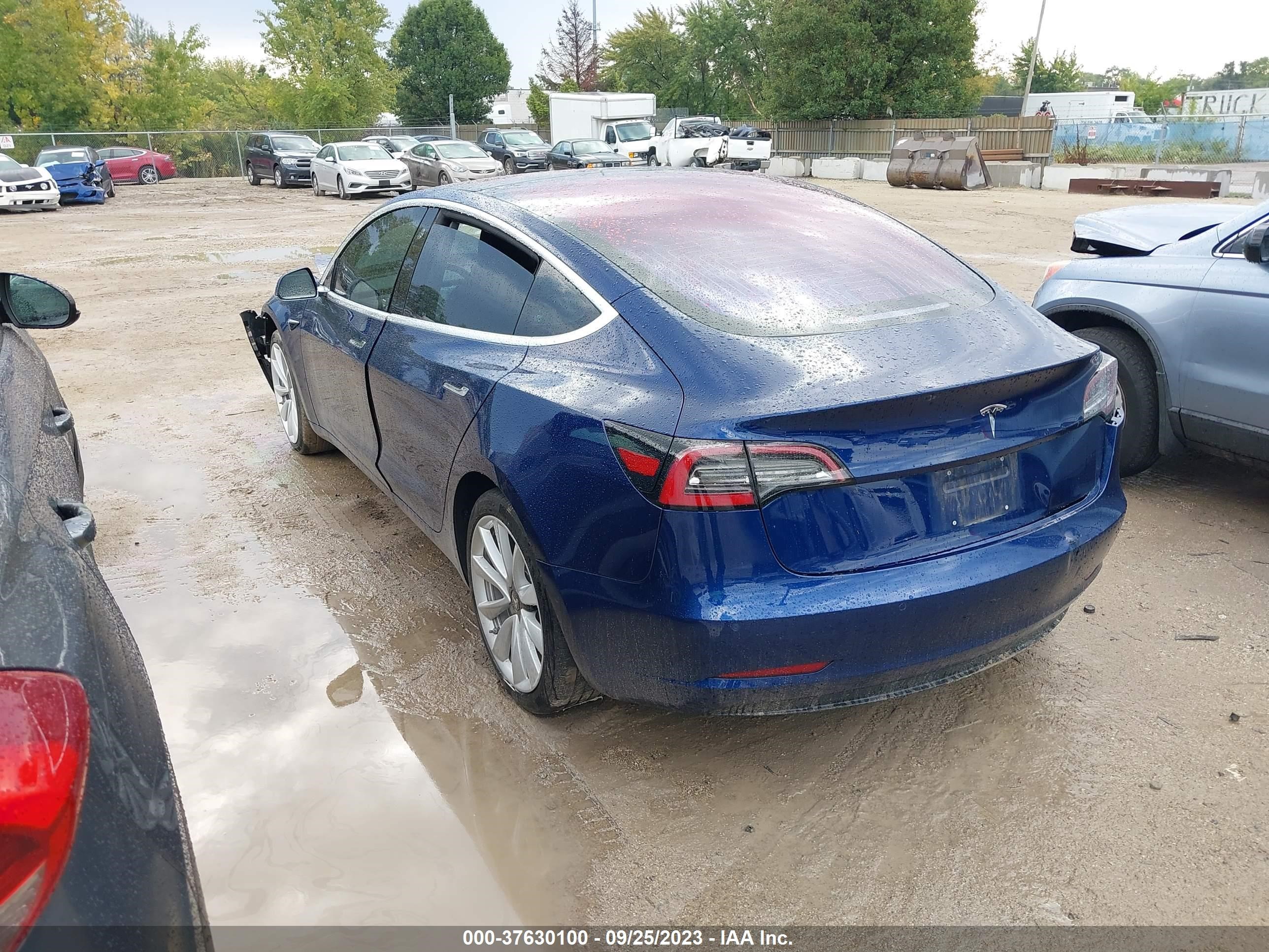 5YJ3E1EA5JF018230  tesla model 3 2018 IMG 2