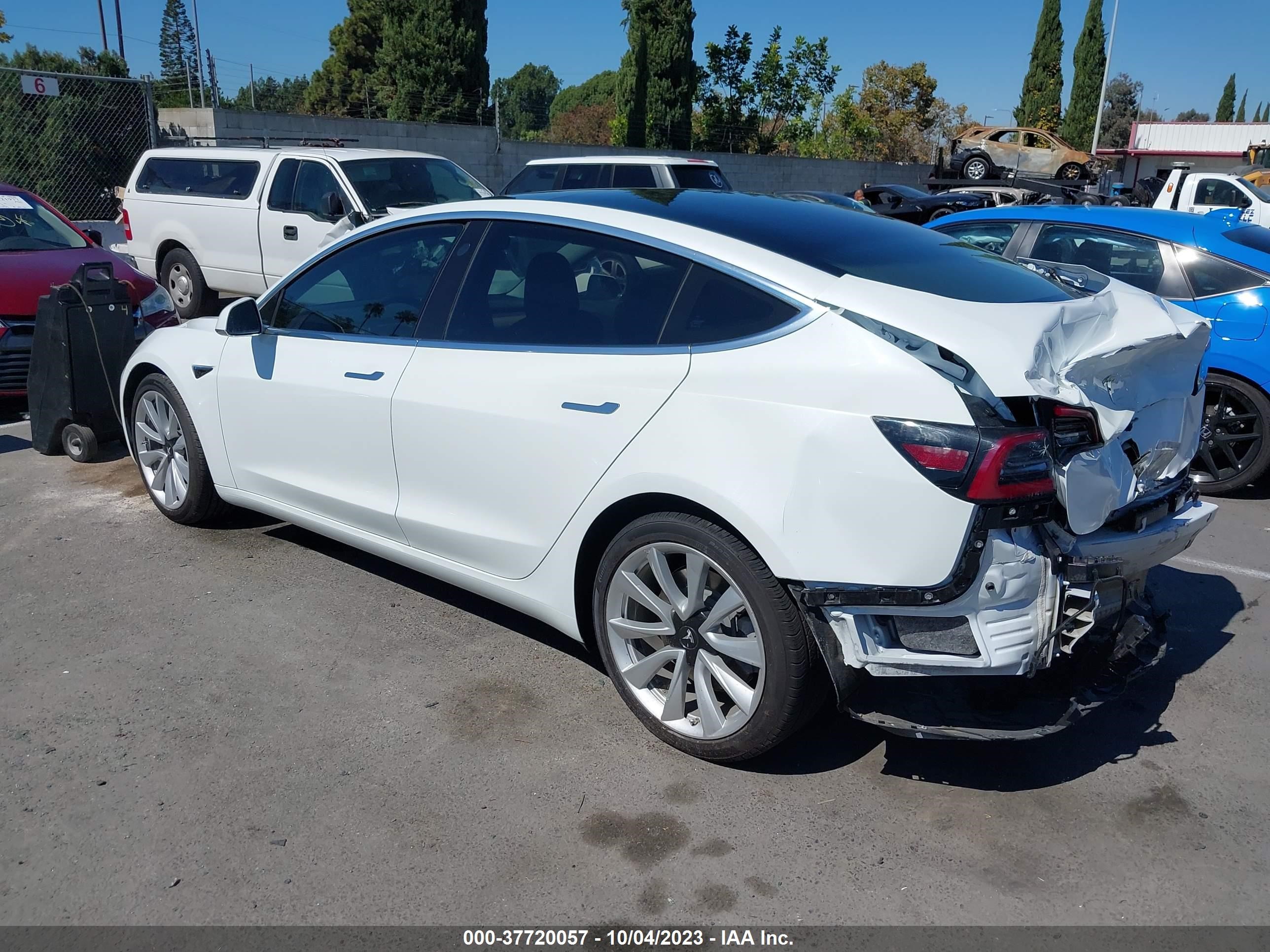 5YJ3E1EA7JF053657  tesla model 3 2018 IMG 2