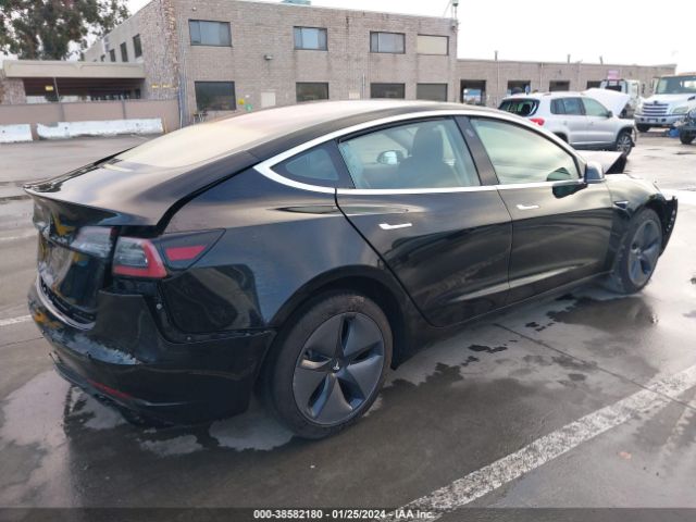 5YJ3E1EA9JF033703  tesla model 3 2018 IMG 3