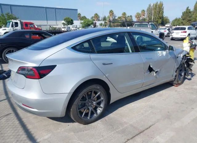 5YJ3E1EAXJF004128  tesla model 3 2018 IMG 3