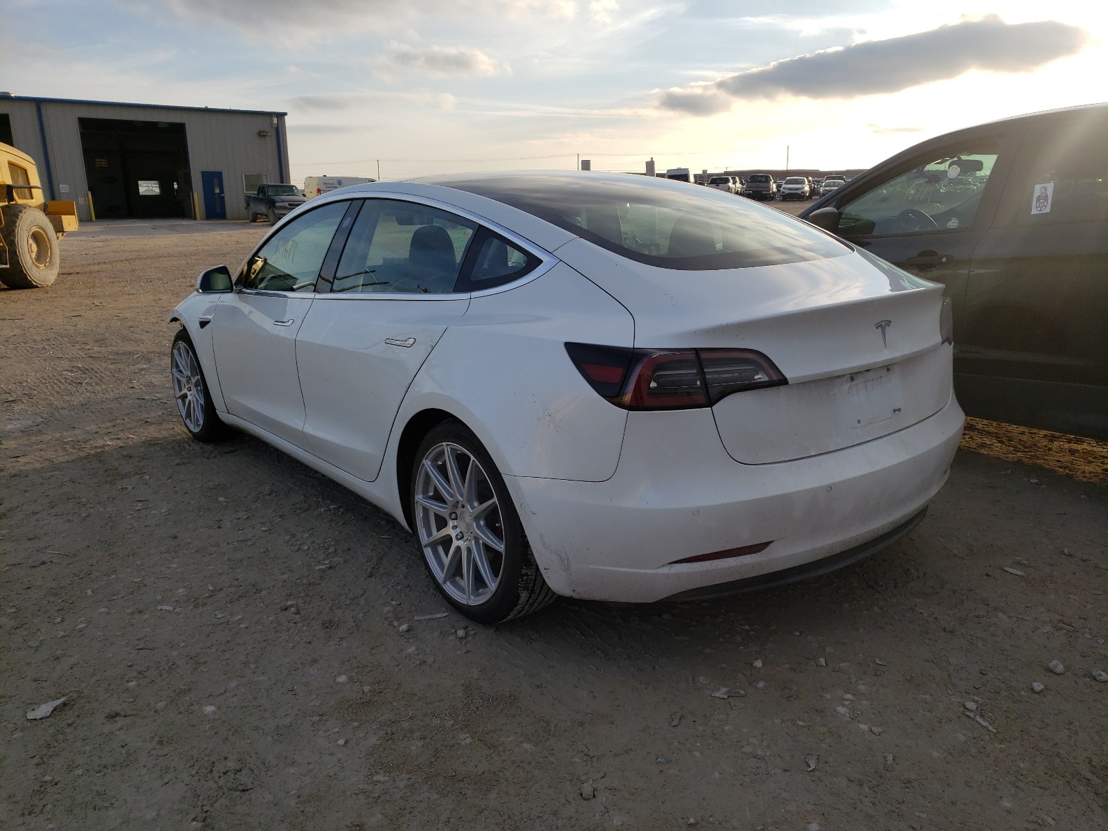 5YJ3E1EAXJF051062  tesla model 3 2018 IMG 2