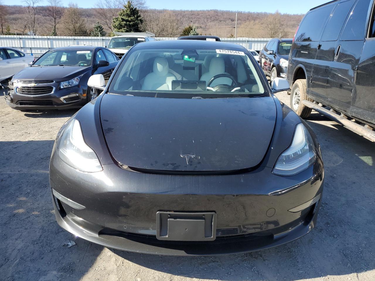 5YJ3E1EB0JF112881  tesla model 3 2018 IMG 4