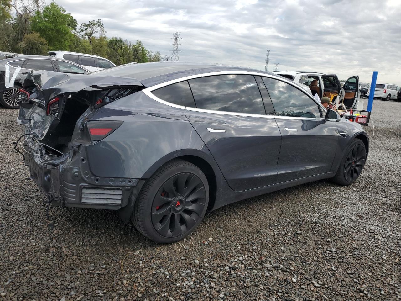 5YJ3E1EB2JF128323  tesla model 3 2018 IMG 2