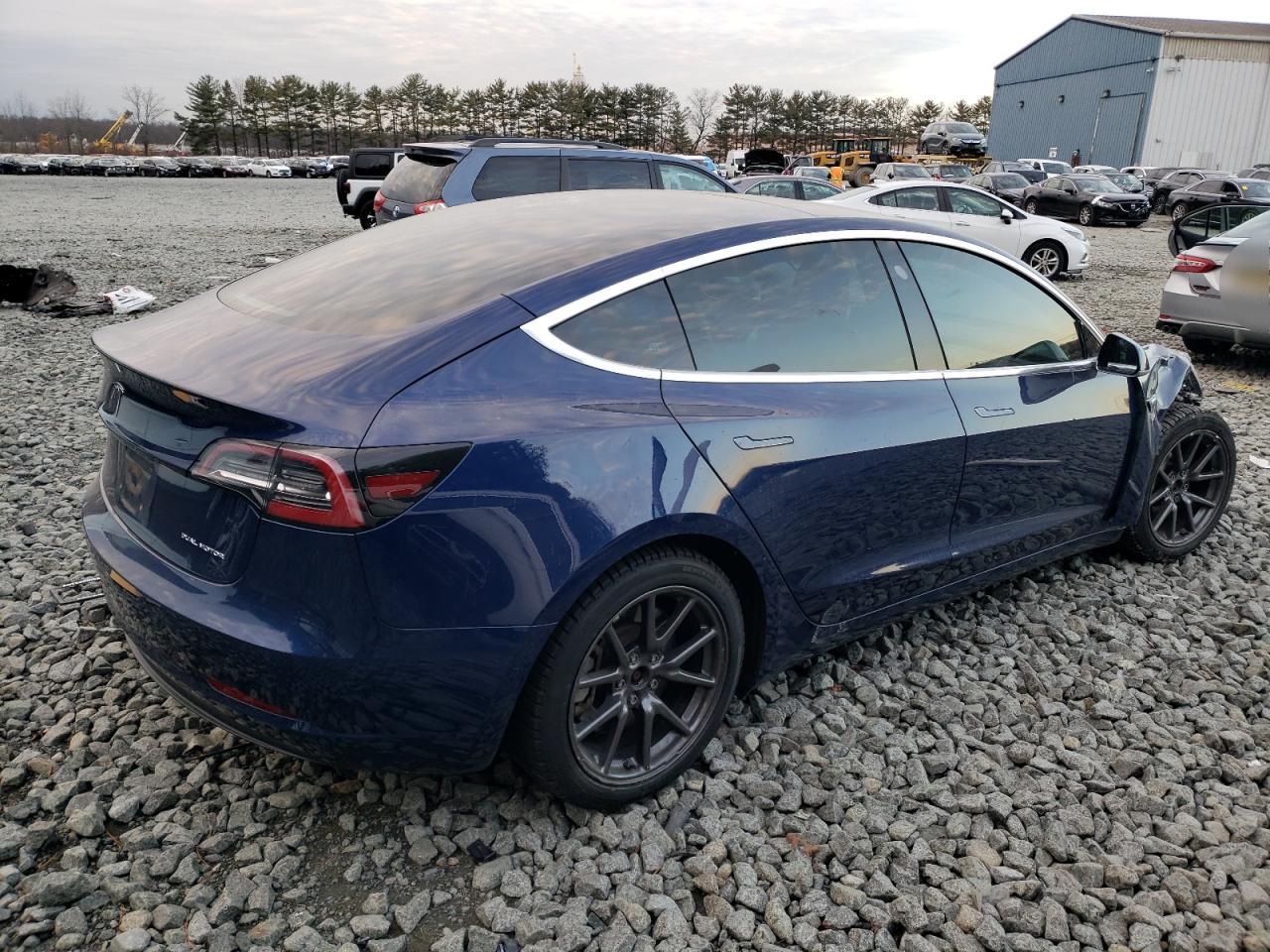 5YJ3E1EB5JF085192  tesla model 3 2018 IMG 2