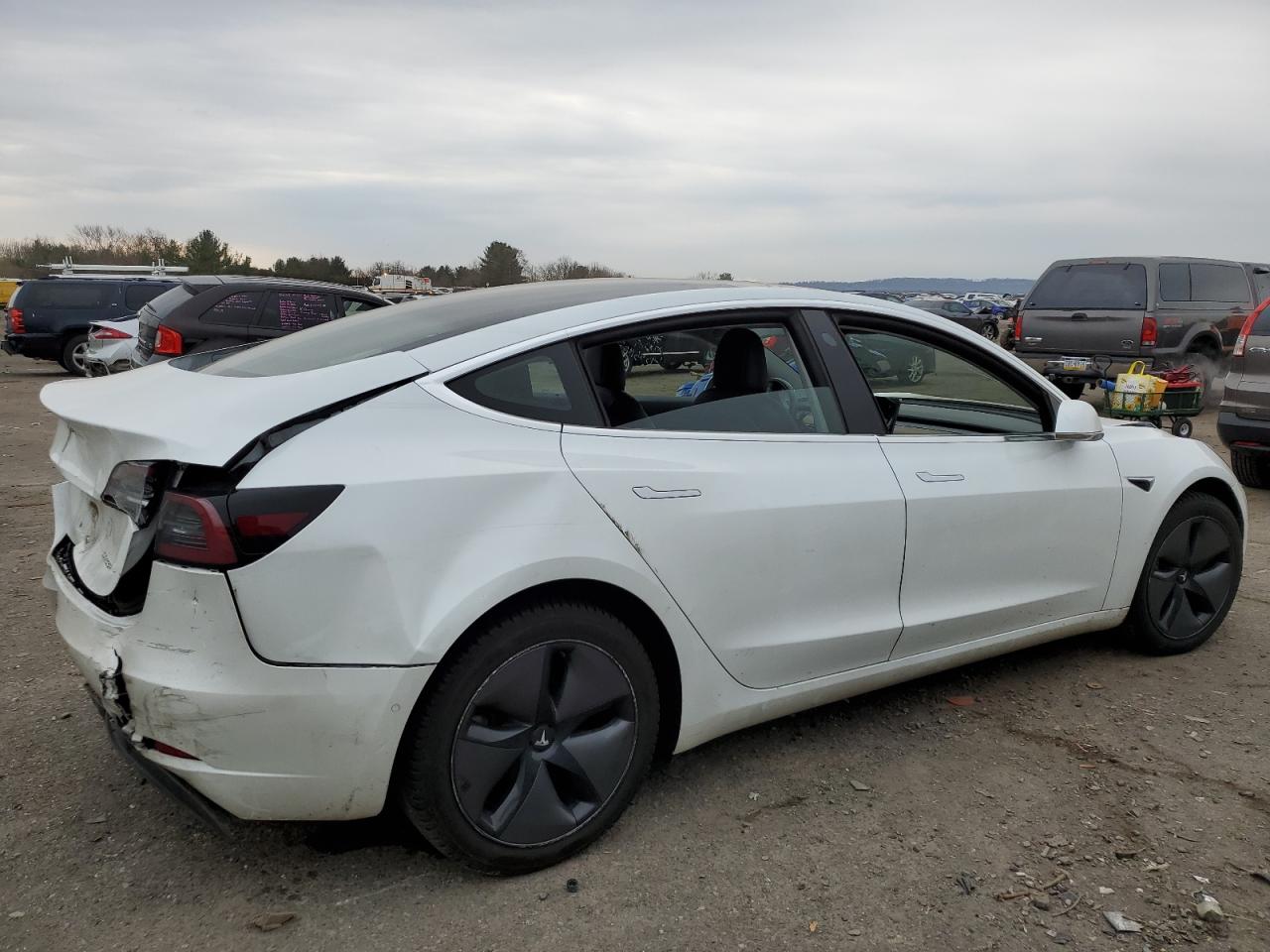 5YJ3E1EB9JF066712  tesla model 3 2018 IMG 2