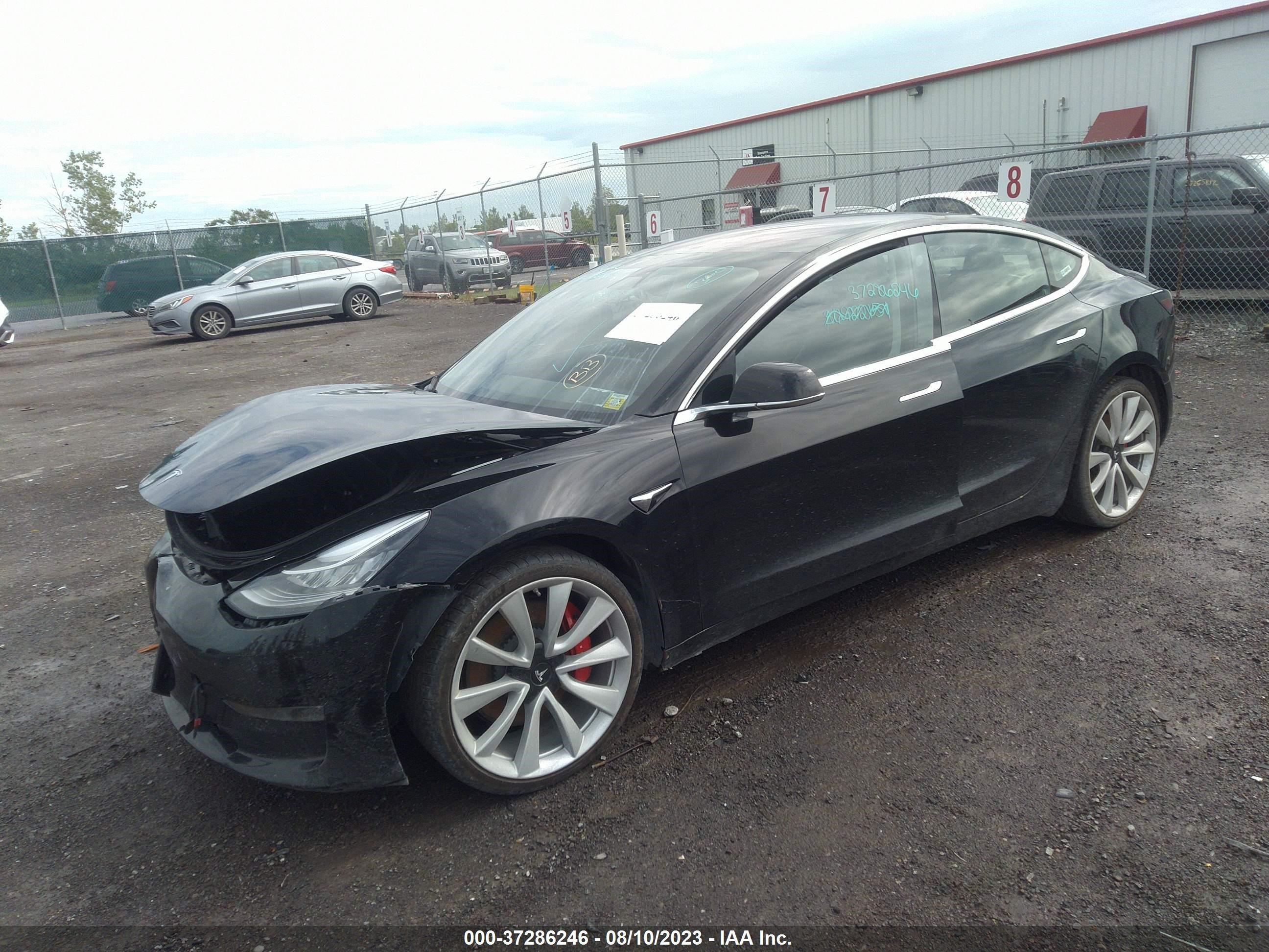 5YJ3E1EB9JF072395  tesla model 3 2018 IMG 1