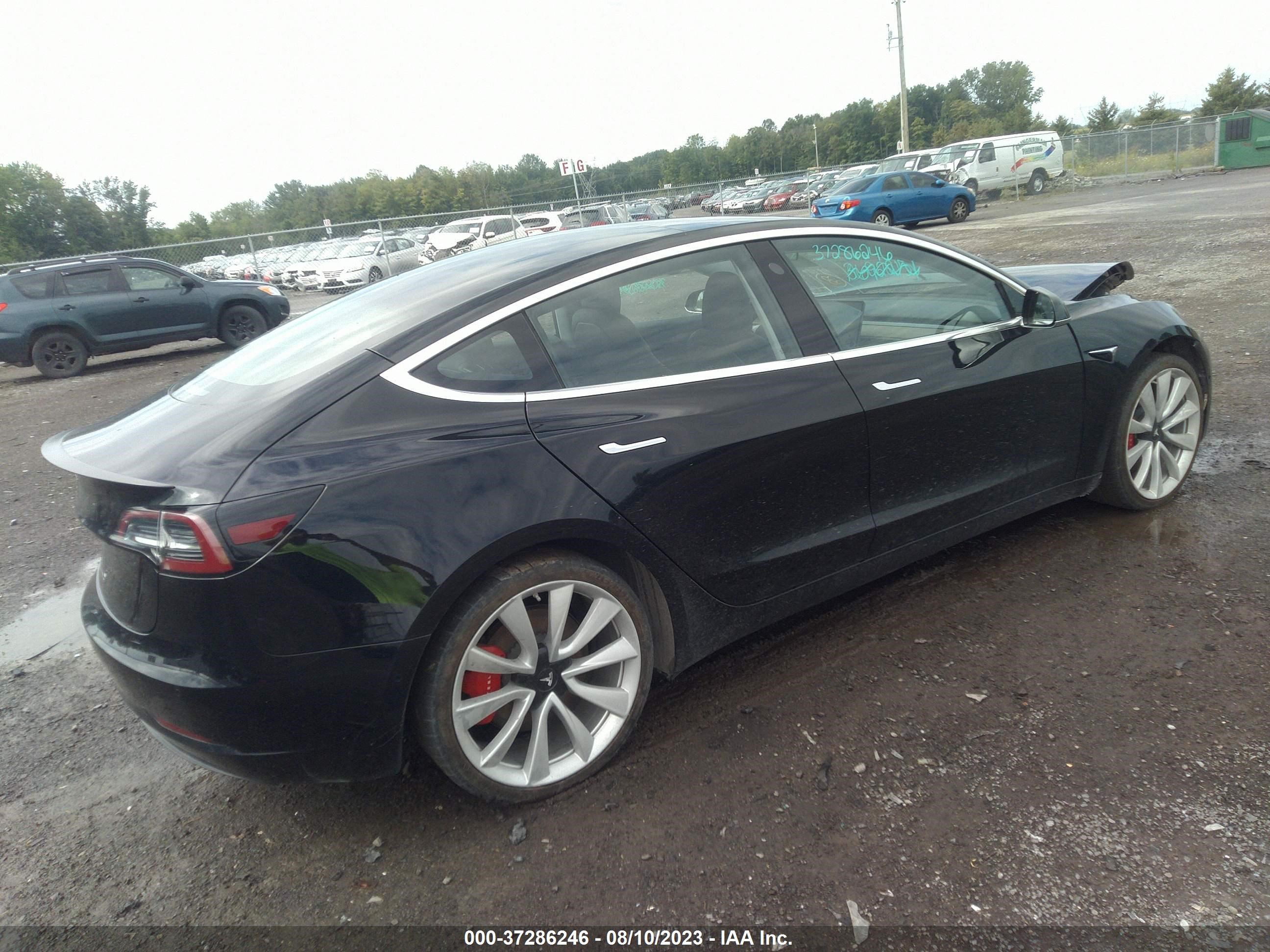 5YJ3E1EB9JF072395  tesla model 3 2018 IMG 3