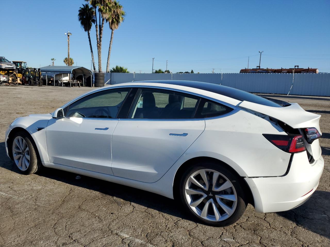 5YJ3E1EBXJF067738  tesla model 3 2018 IMG 1