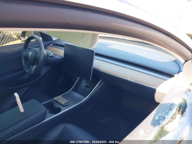 5YJ3E1EA0KF317089  tesla model 3 2019 IMG 4