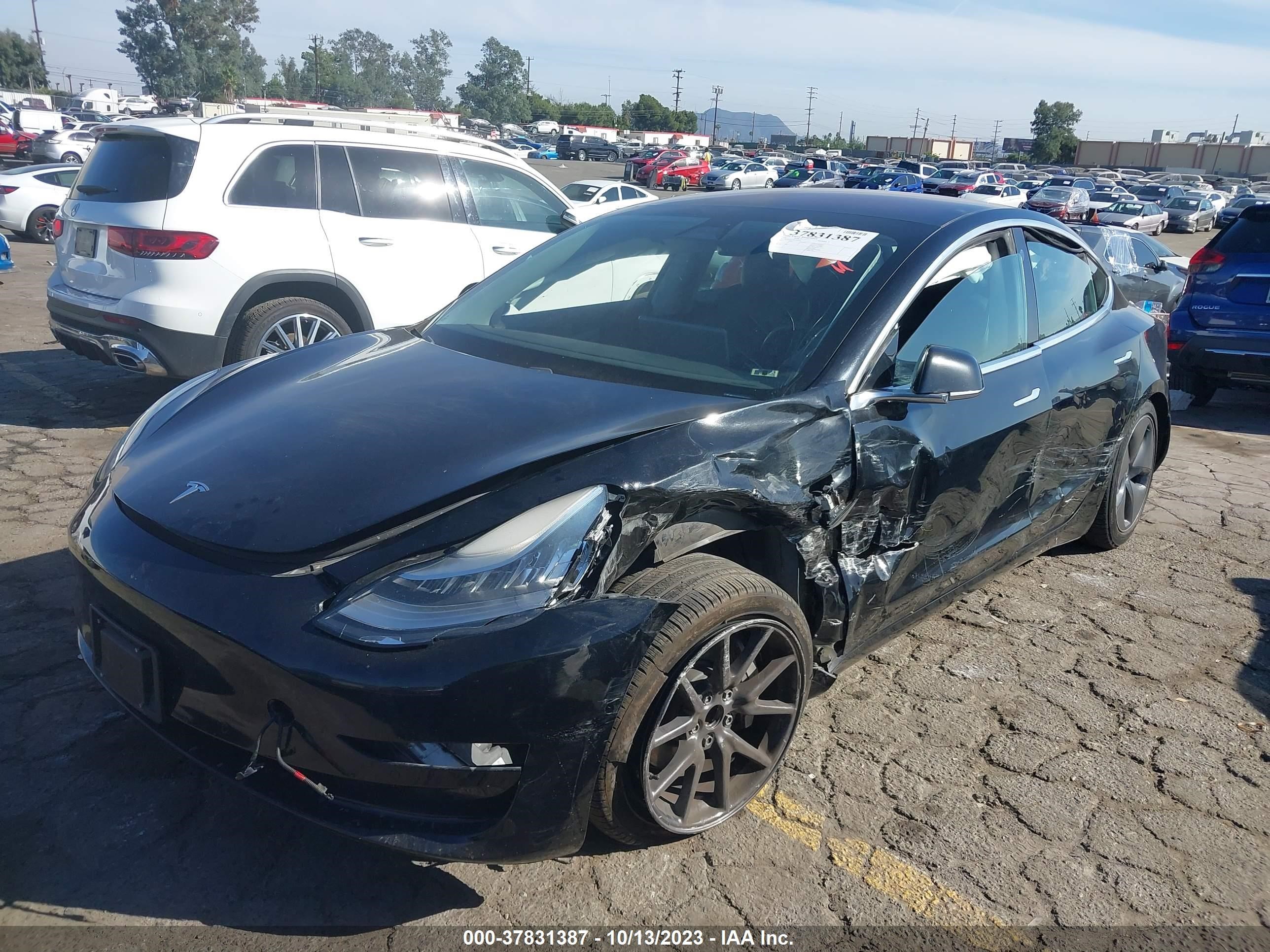 5YJ3E1EA2KF399228  tesla model 3 2019 IMG 1