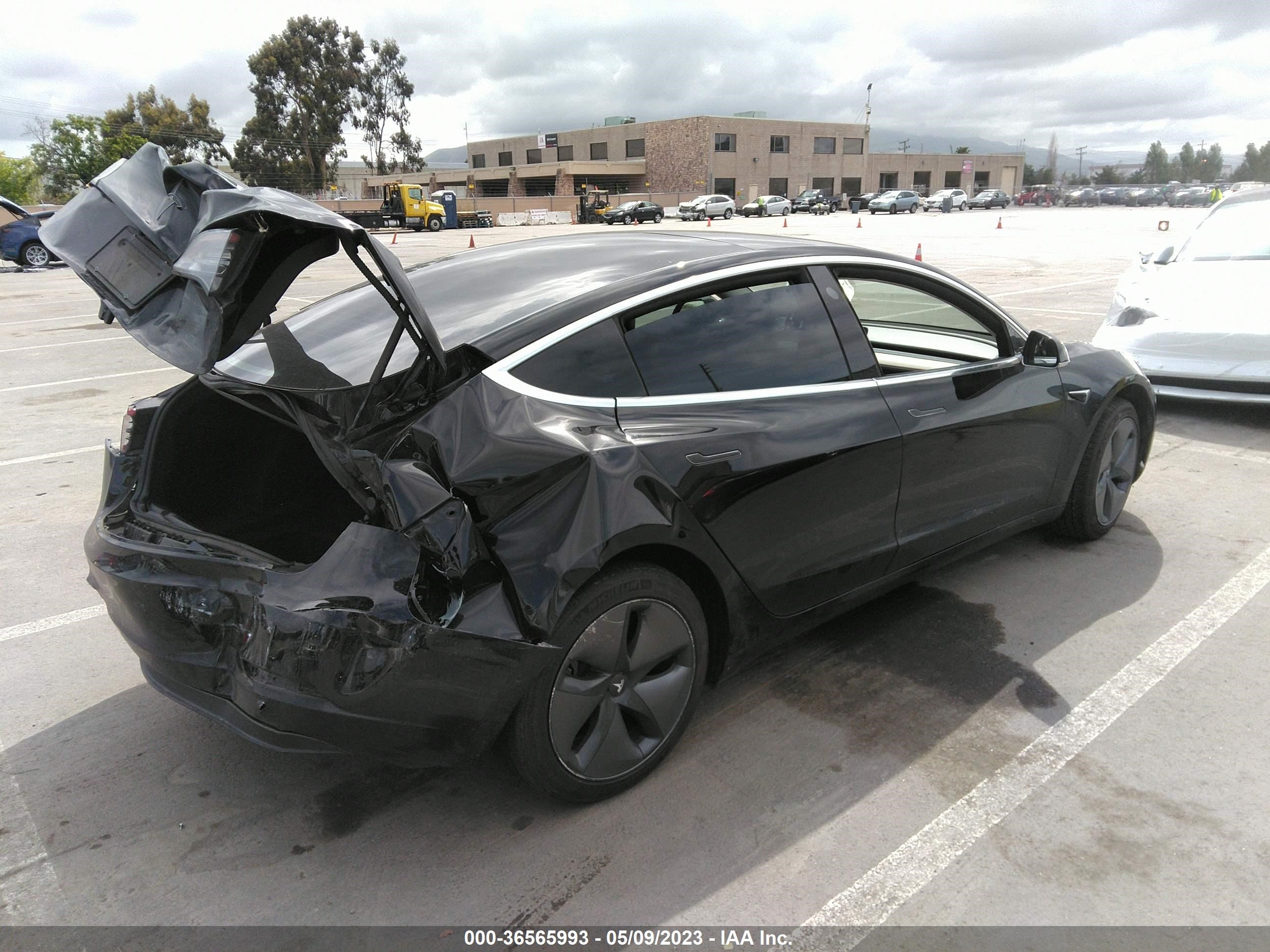 5YJ3E1EA4KF421083  tesla model 3 2019 IMG 3