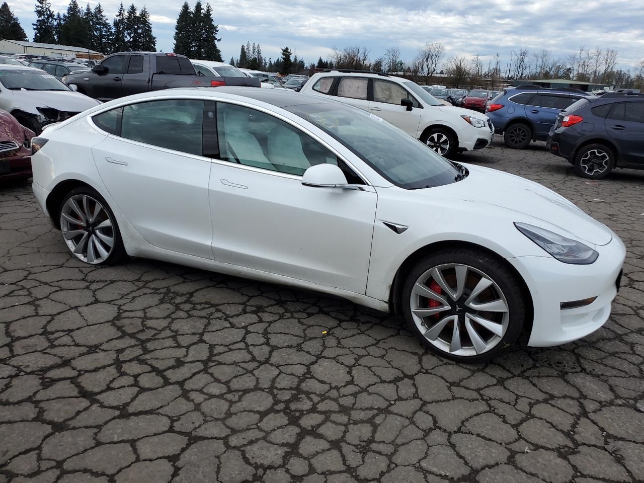 5YJ3E1EB2KF440367  tesla model 3 2019 IMG 3