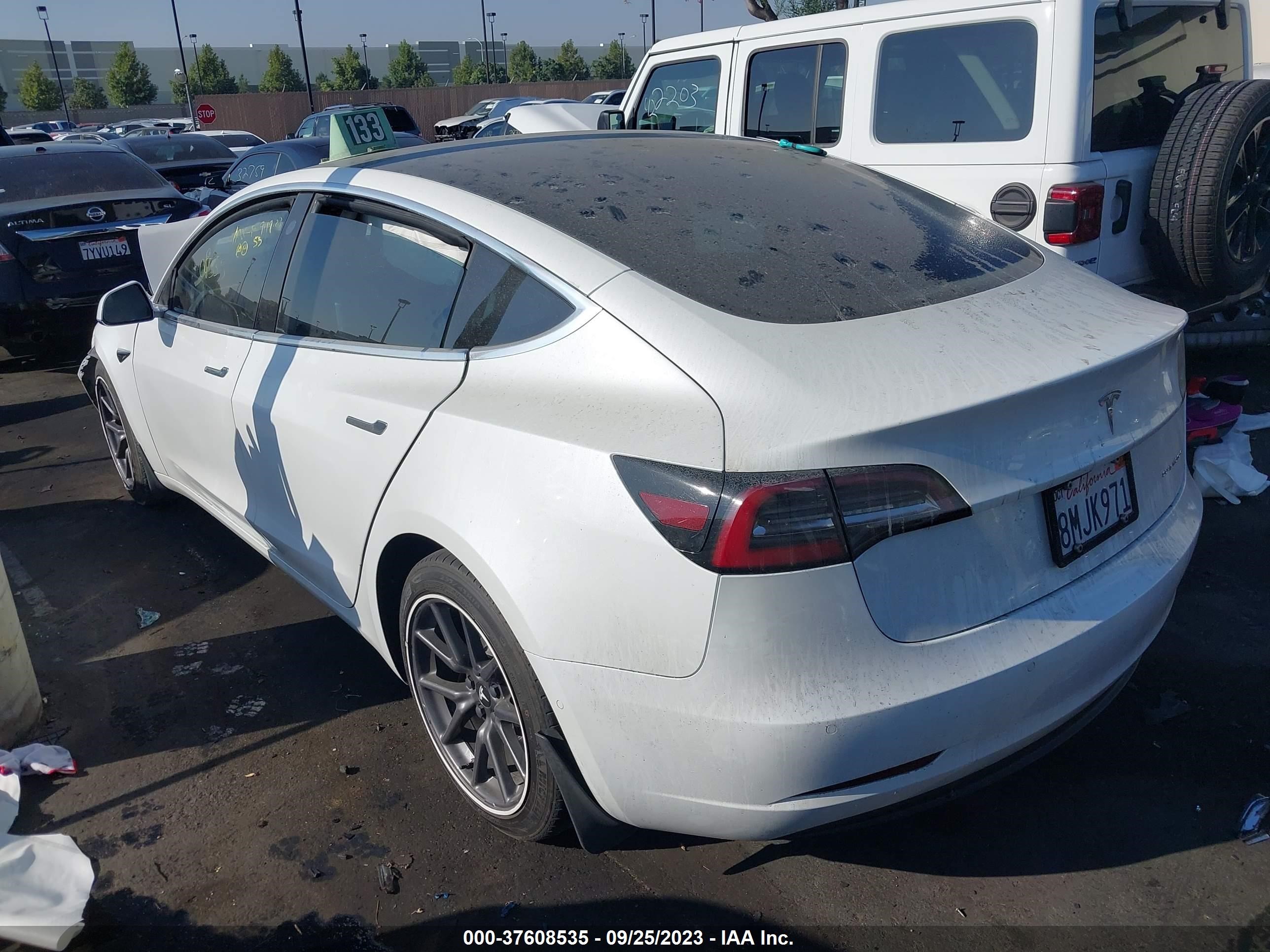 5YJ3E1EB2KF511860  tesla model 3 2019 IMG 2