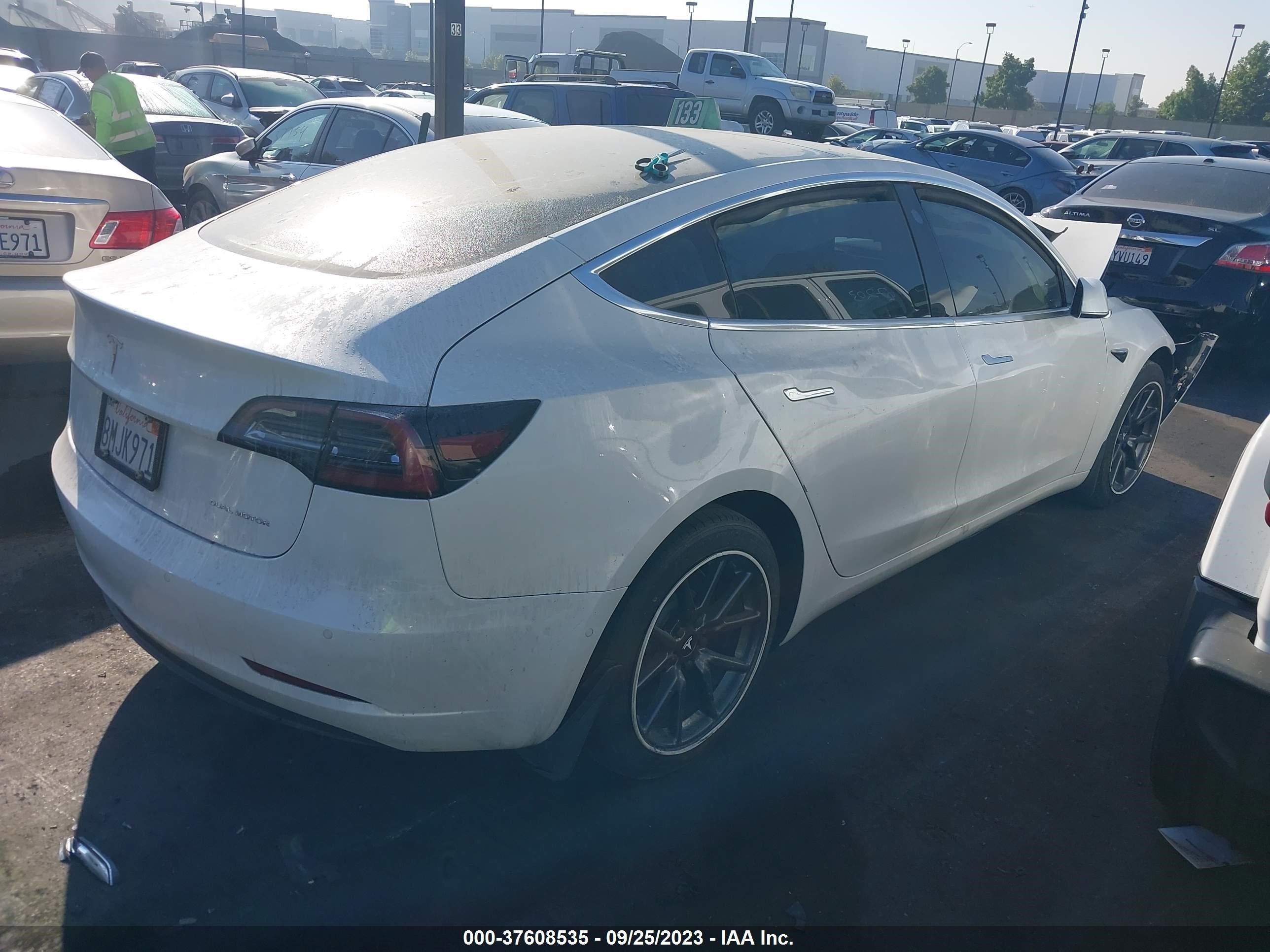 5YJ3E1EB2KF511860  tesla model 3 2019 IMG 3