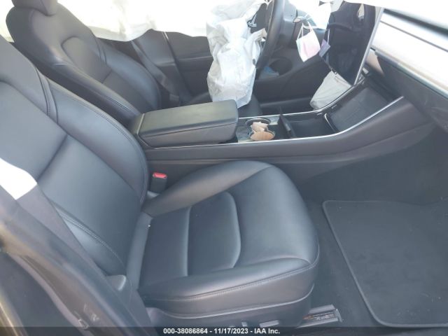 5YJ3E1EB5KF209768  tesla model 3 2019 IMG 4